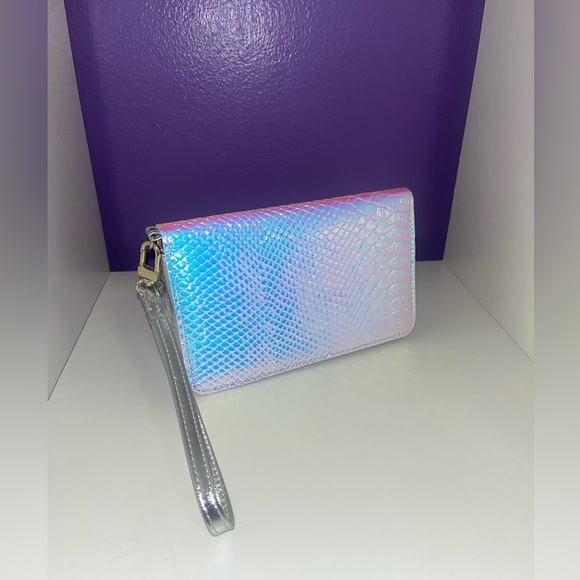 Reflective Wallet - Picture 5 of 9
